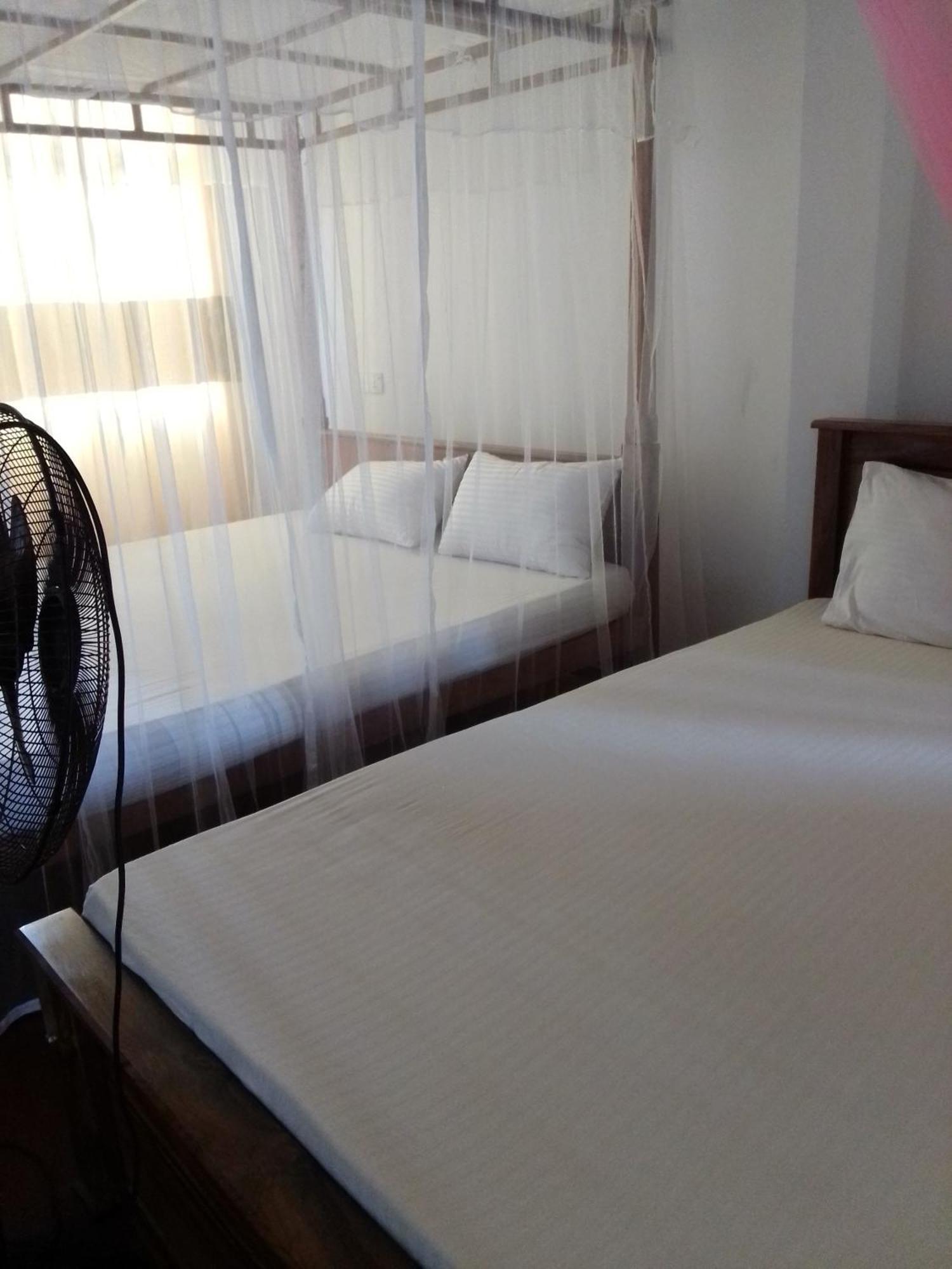 Pravindi Guest Home Mirissa Room photo